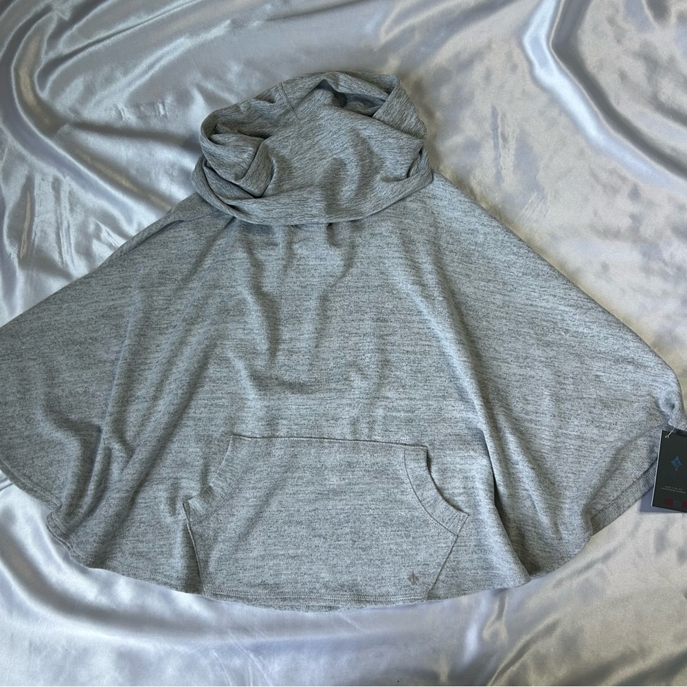 NUX poncho top